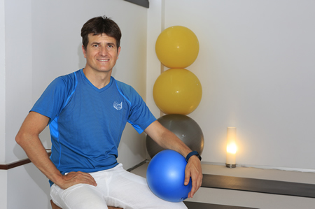 Joan Busqué Pilates, Berreziketa Postural Orokorreko eta Antigimnasia metodoetako profesionala